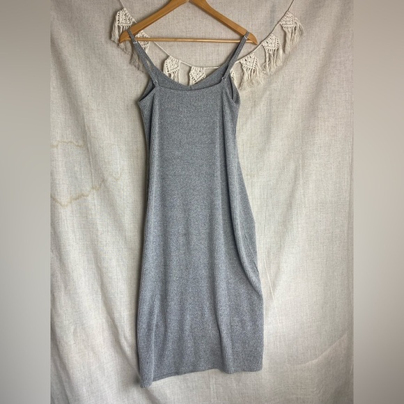 Gap Sleeveless Light Grey Knit Fitted Body con Midi Dress Size Medium - Picture 3 of 8
